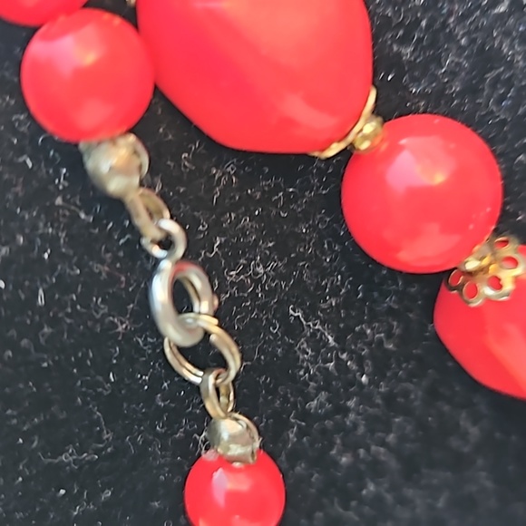 Vintage Lucite Beaded Necklace Assorted Shapes Long Length Bright Red Women's OS - Picture 5 of 5